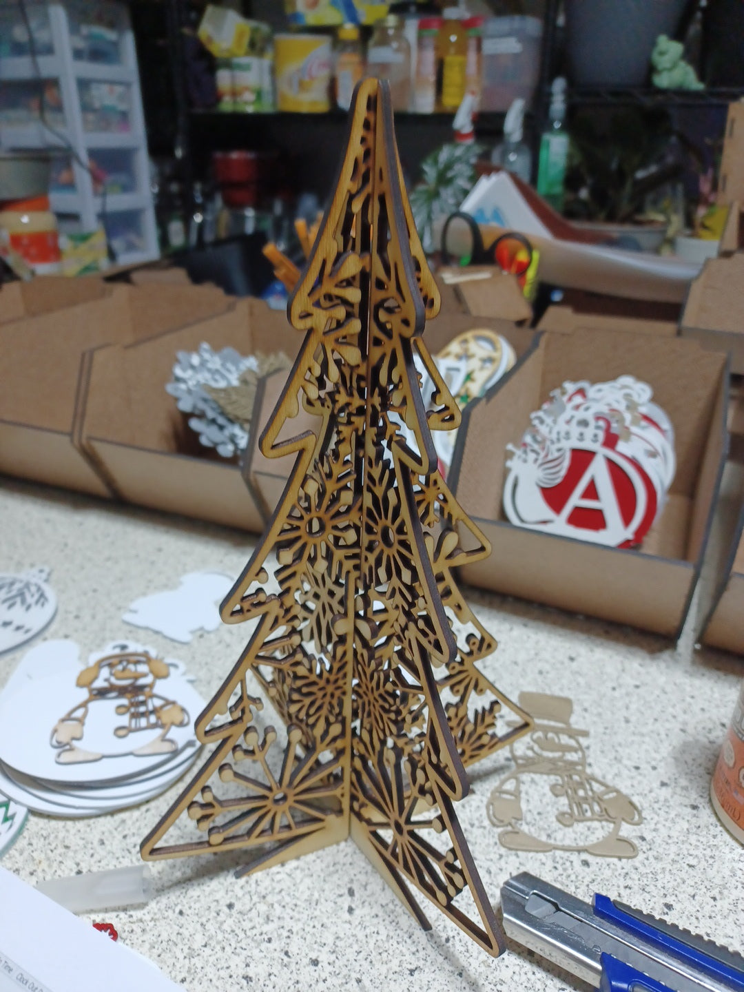 Filigree snowflake christmas tree